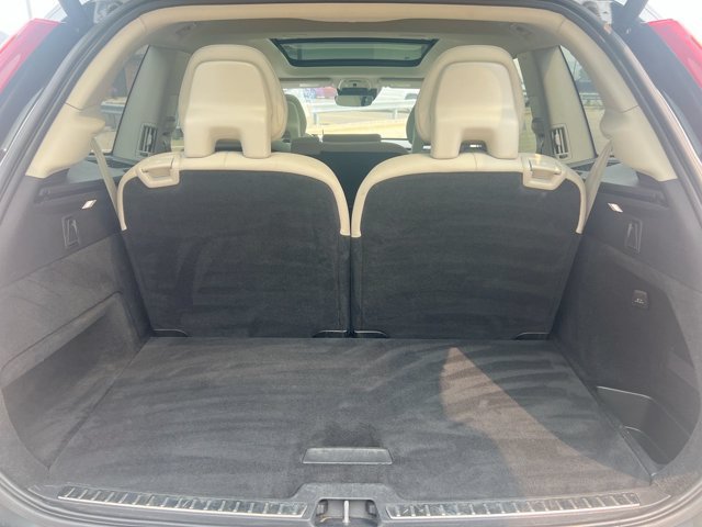 Used 2021 Volvo XC90 T6 Momentum AWD/4WD image 25
