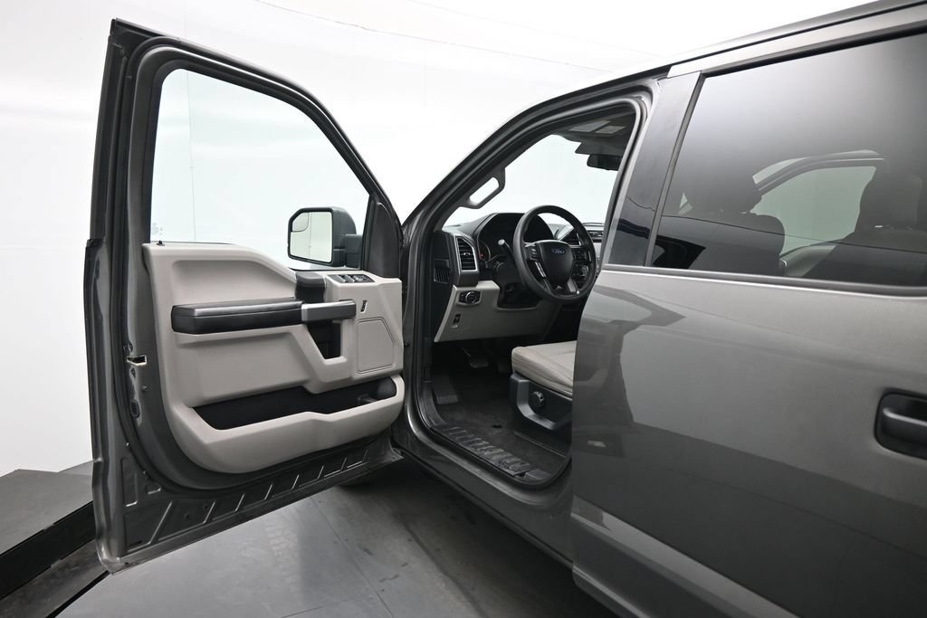 Certified 2017 Ford F150 XLT RWD image 9