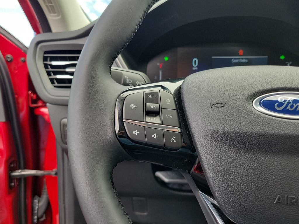 Certified 2025 Ford Escape SE FWD image 24