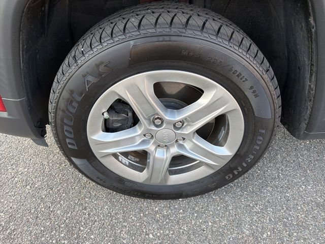 Used 2023 Jeep Compass Latitude image 9