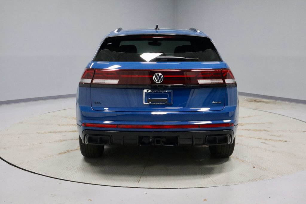 Used 2025 Volkswagen Atlas Cross Sport SEL R-Line AWD/4WD image 4