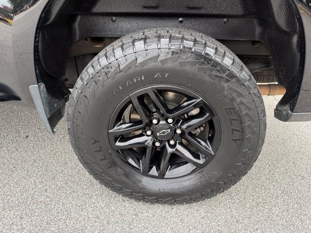 Used 2021 Chevrolet Silverado 1500 Custom Trail Boss w/ LPO, Dark Essentials Package AWD/4WD image 11