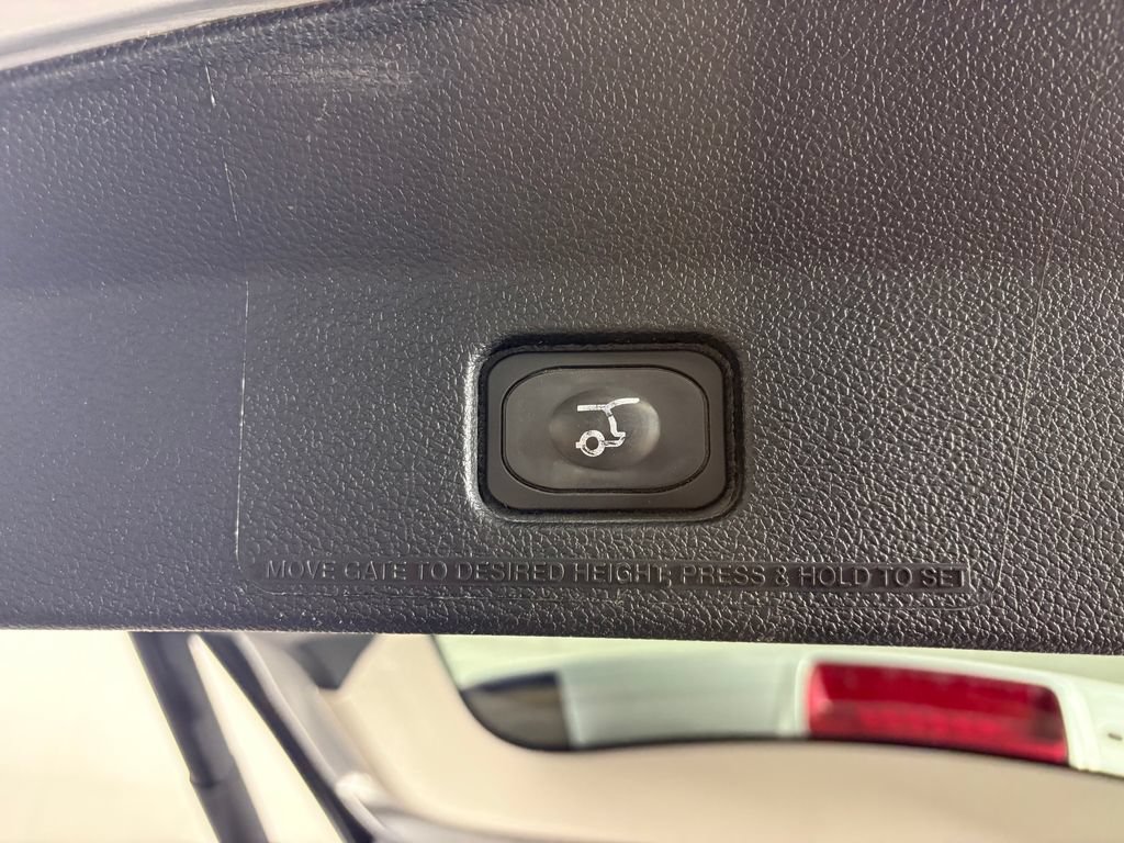 Certified 2018 Ford Explorer Platinum AWD/4WD image 36