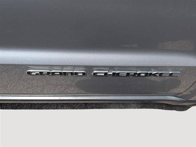 Used 2019 Jeep Grand Cherokee Limited AWD/4WD image 5