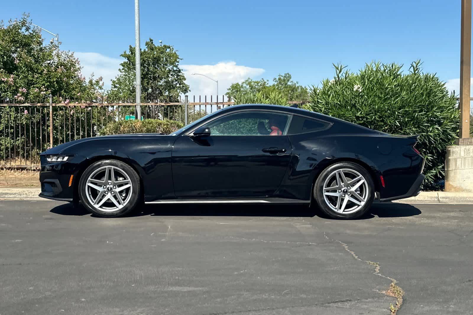 Certified 2024 Ford Mustang Coupe RWD image 5