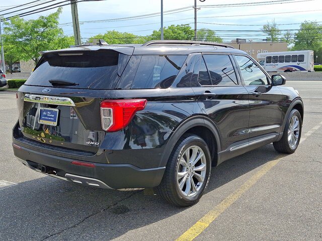 Certified 2023 Ford Explorer XLT w/ Equipment Group 202A AWD/4WD image 16