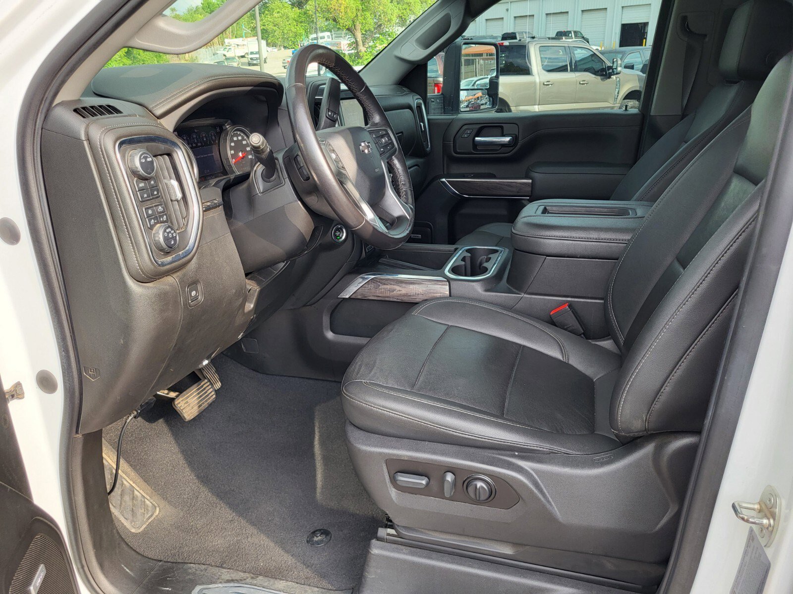 Used 2022 Chevrolet Silverado 2500 LTZ w/ LTZ Plus Package AWD/4WD image 19