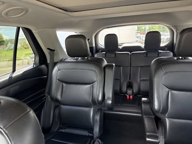 Certified 2022 Ford Explorer XLT w/ Equipment Group 202A AWD/4WD image 30