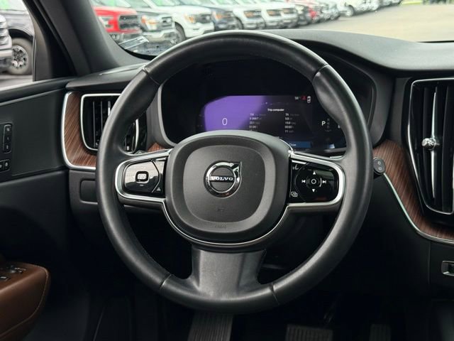 Used 2023 Volvo XC60 B5 Plus AWD/4WD image 8