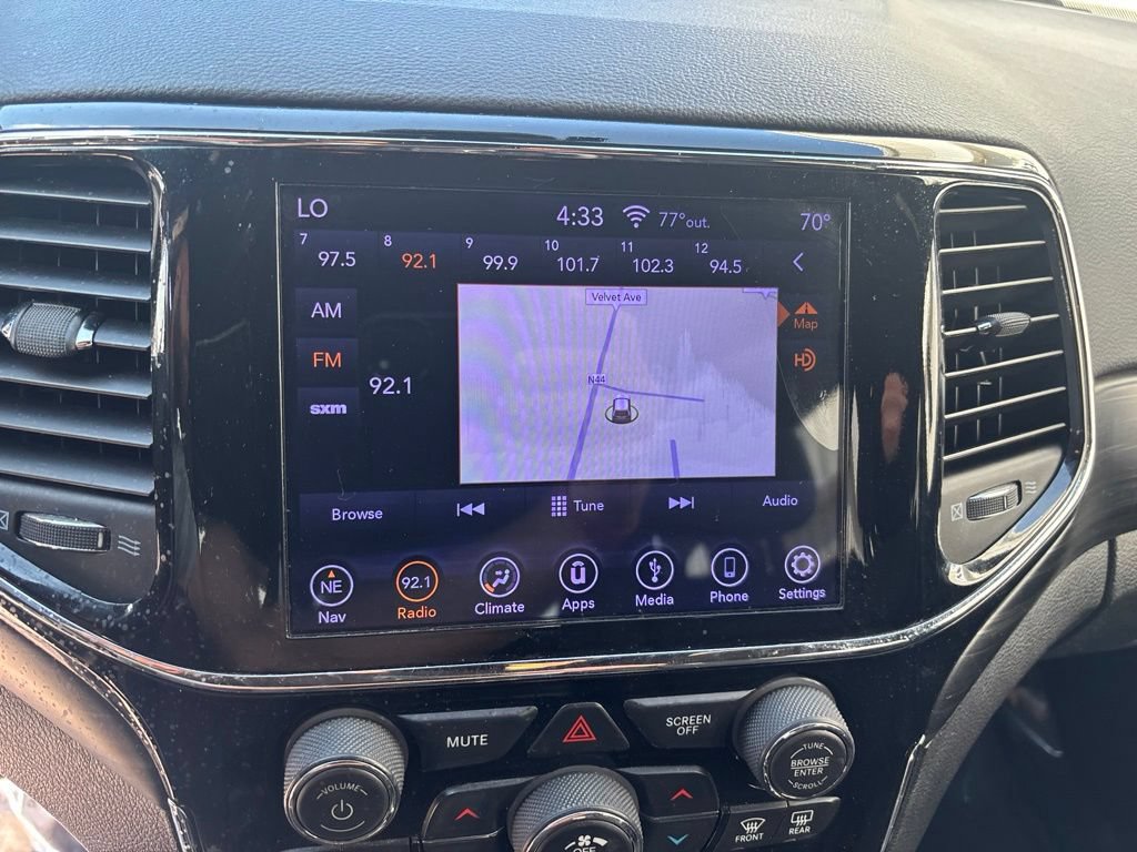 Used 2019 Jeep Grand Cherokee Laredo w/ 18" Wheel & 8.4" Radio Group AWD/4WD image 17
