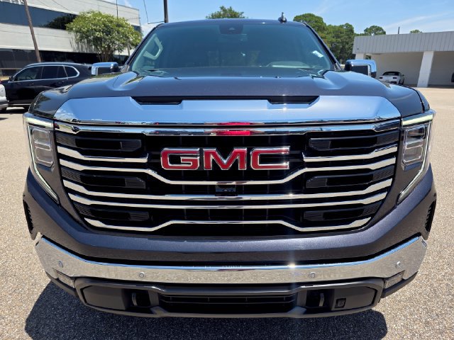 Used 2024 GMC Sierra 1500 SLT w/ SLT Premium Plus Package AWD/4WD image 3