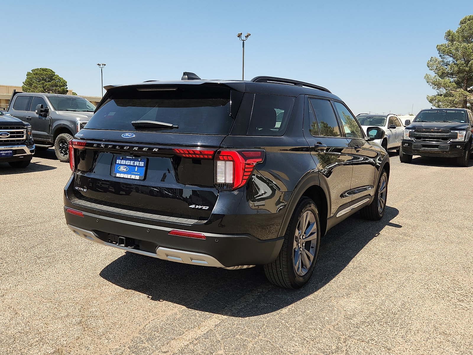 Certified 2025 Ford Explorer Active w/ Active Comfort Package AWD/4WD image 7