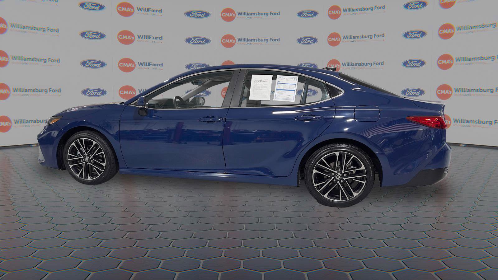 Used 2025 Toyota Camry XLE image 3