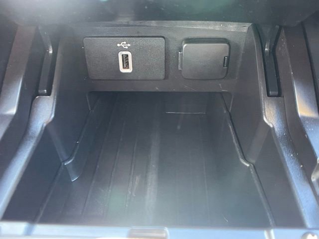 Certified 2018 Ford Explorer XLT w/ Equipment Group 201A AWD/4WD image 27