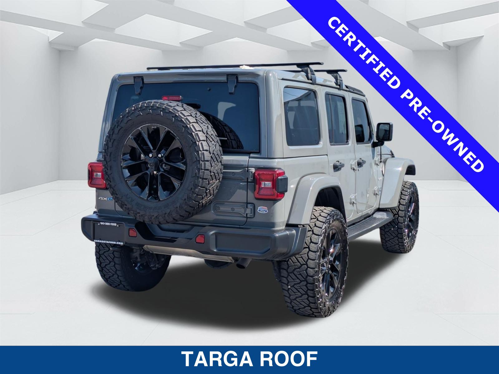 Used 2021 Jeep Wrangler Unlimited Sahara w/ Cold Weather Group AWD/4WD image 4