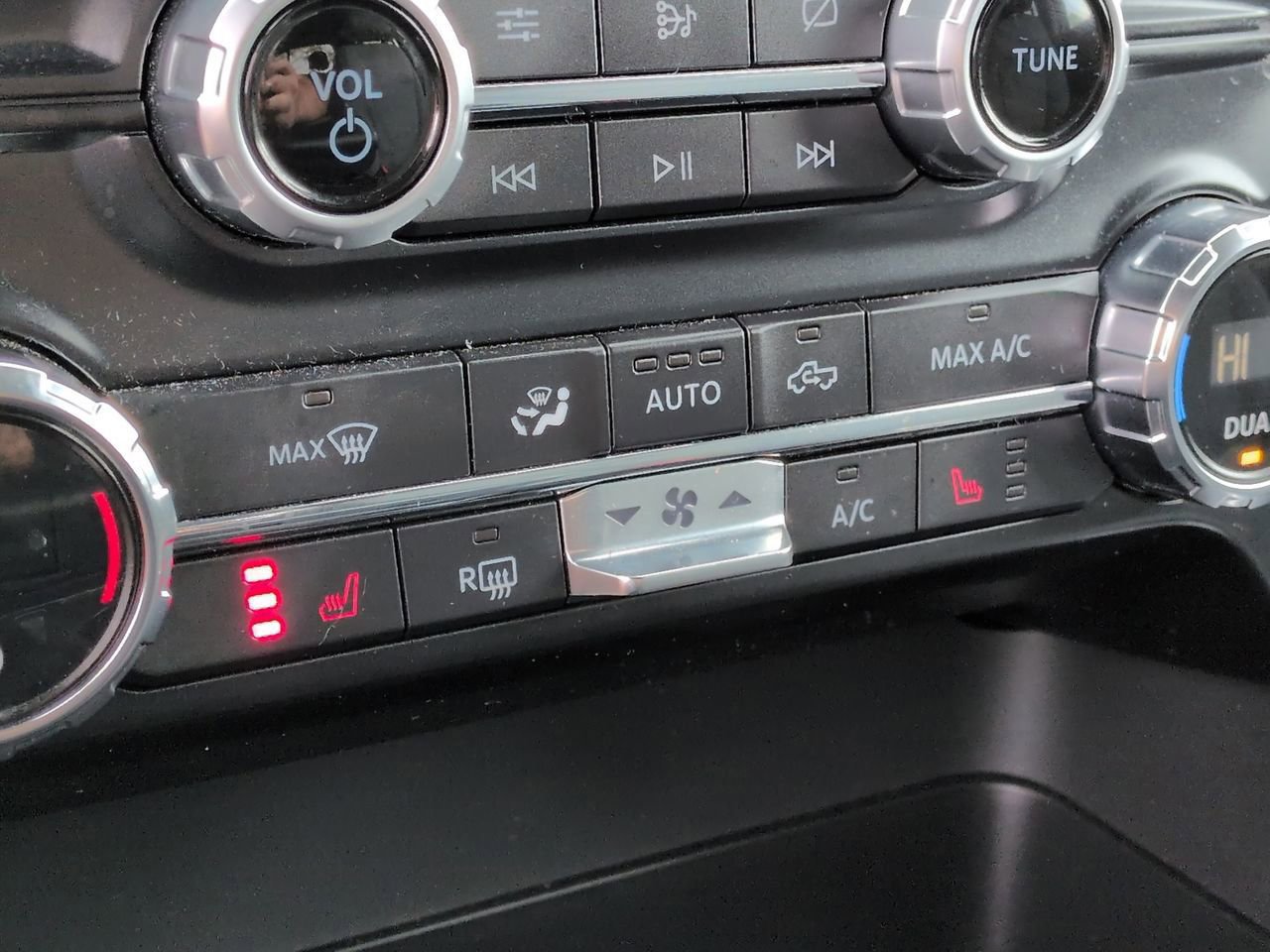 Certified 2021 Ford F150 XLT w/ Equipment Group 302A High image 23