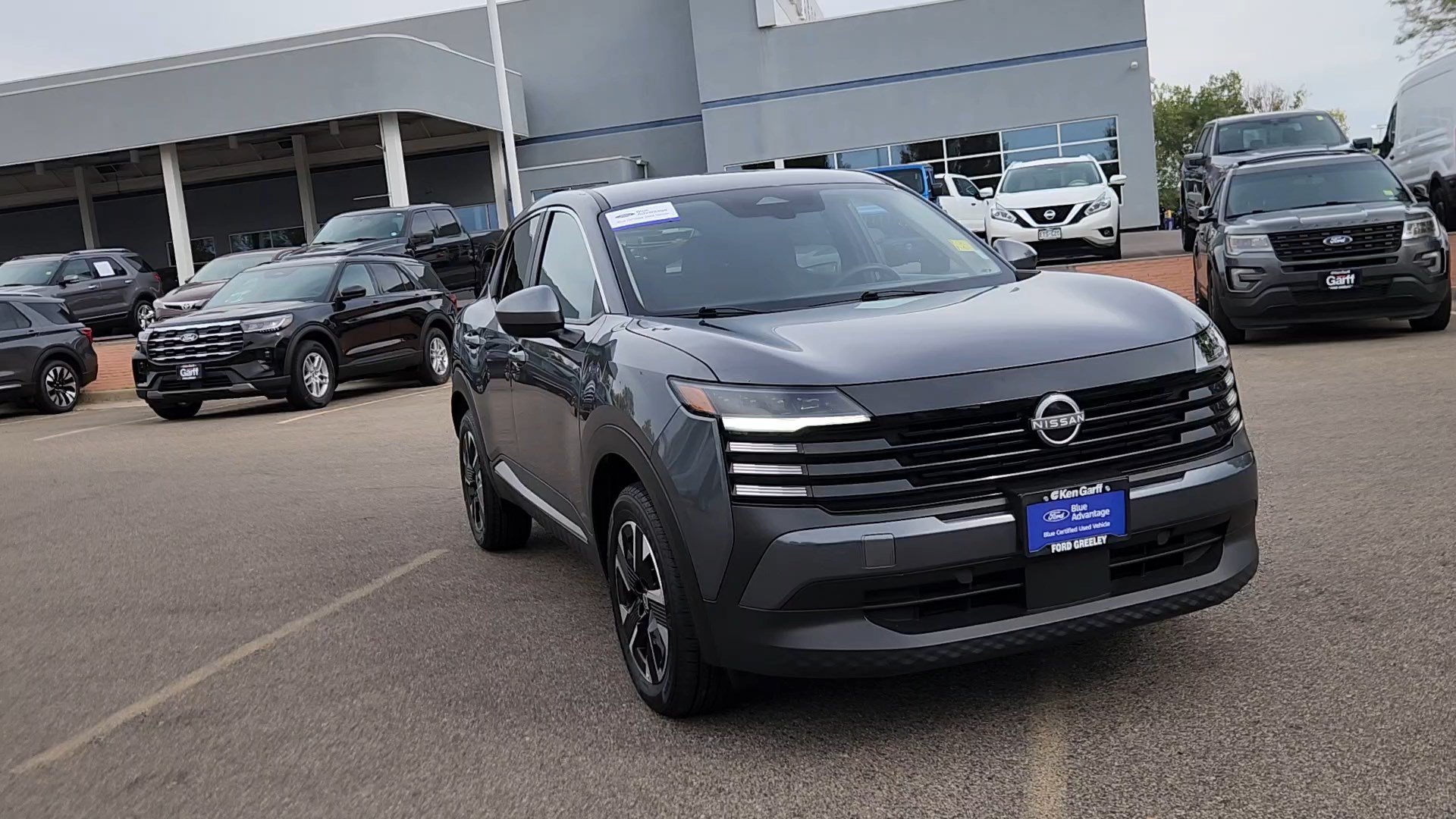 Used 2025 Nissan Kicks SV AWD/4WD image 7