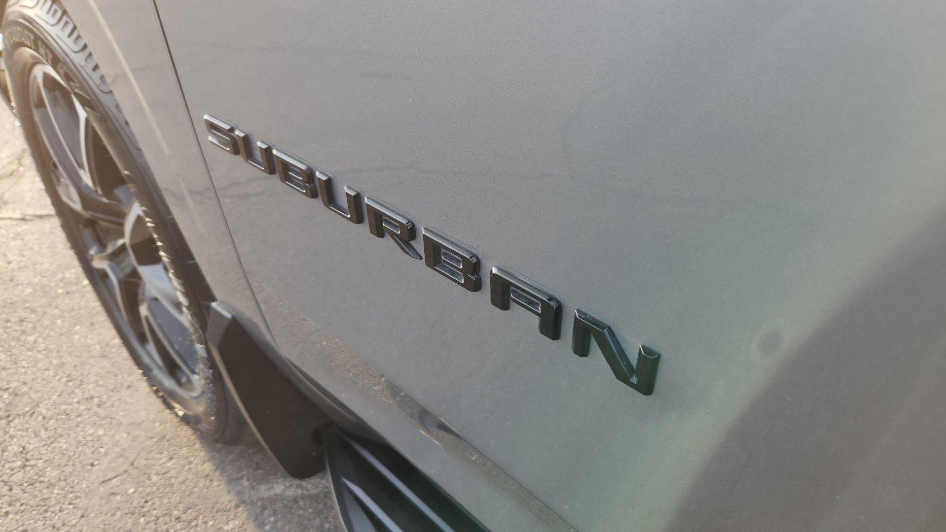 Used 2023 Chevrolet Suburban RST w/ Luxury Package image 21