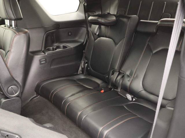 Used 2025 Honda Pilot TrailSport image 34