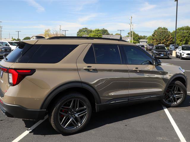 Certified 2026 Ford Explorer ST AWD/4WD image 10
