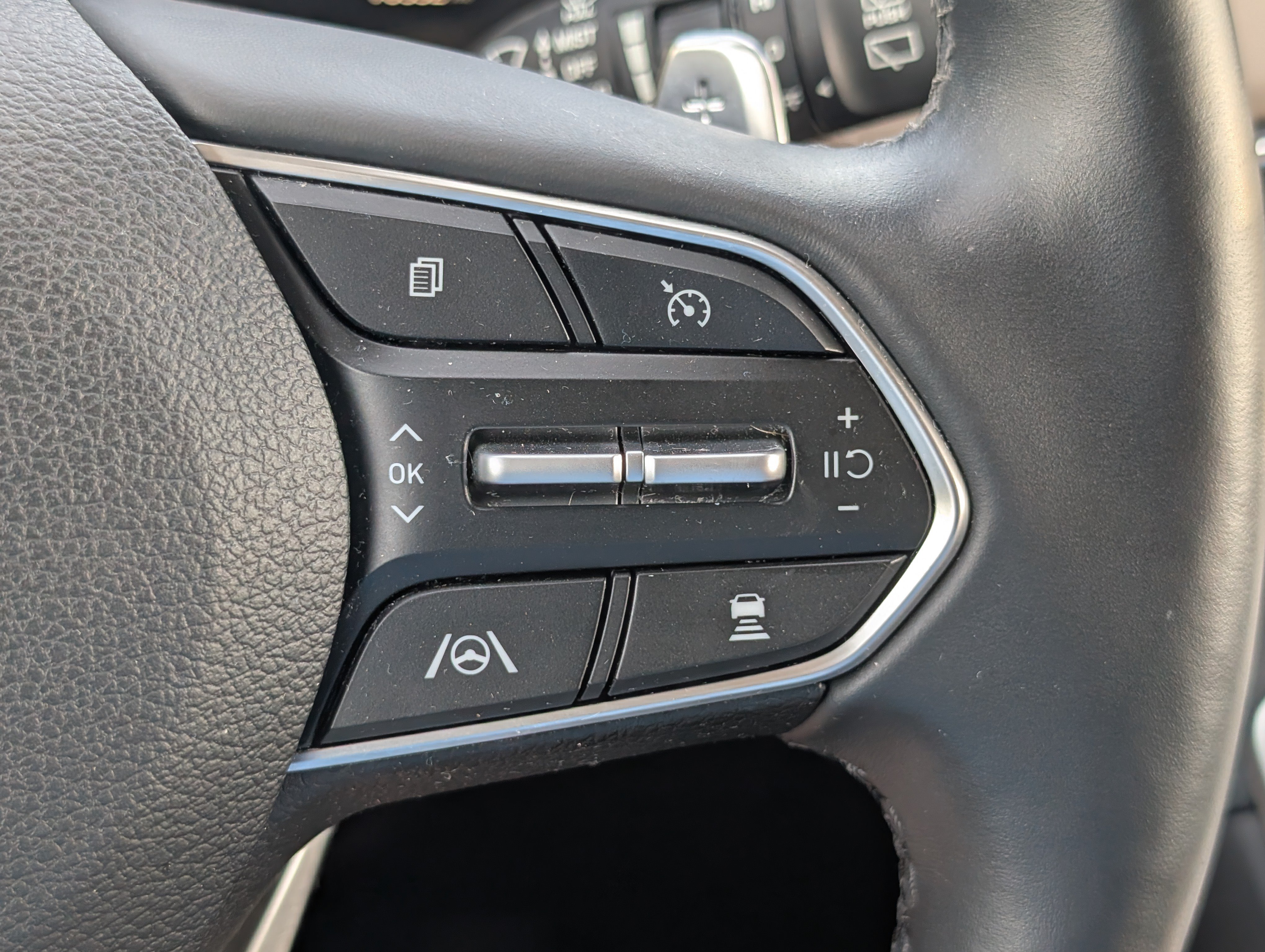 Used 2021 Hyundai Santa Fe Limited w/ Cargo Package AWD/4WD image 26