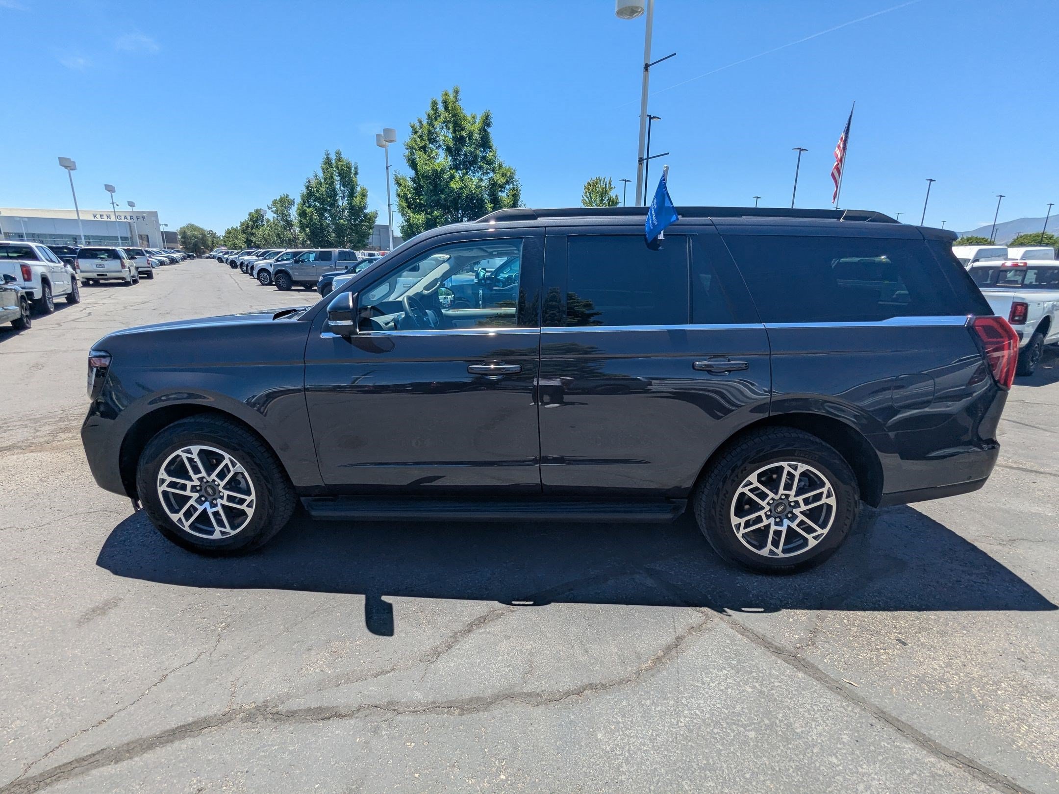 Certified 2025 Ford Expedition Active AWD/4WD image 11