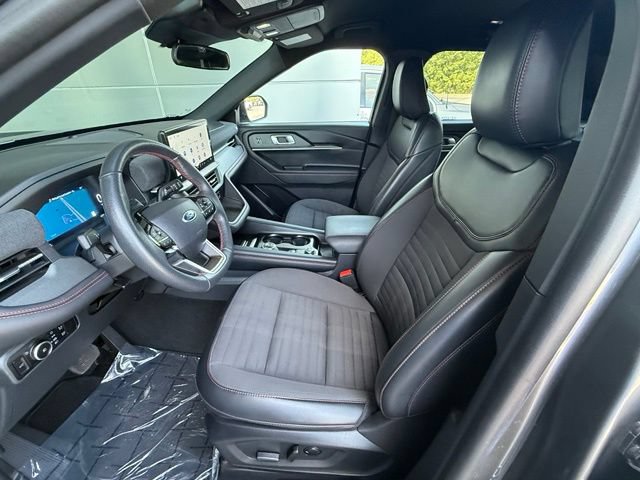 Certified 2025 Ford Explorer ST-Line AWD/4WD image 11