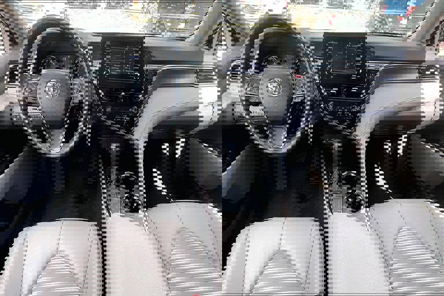 Used 2024 Toyota Camry SE image 15