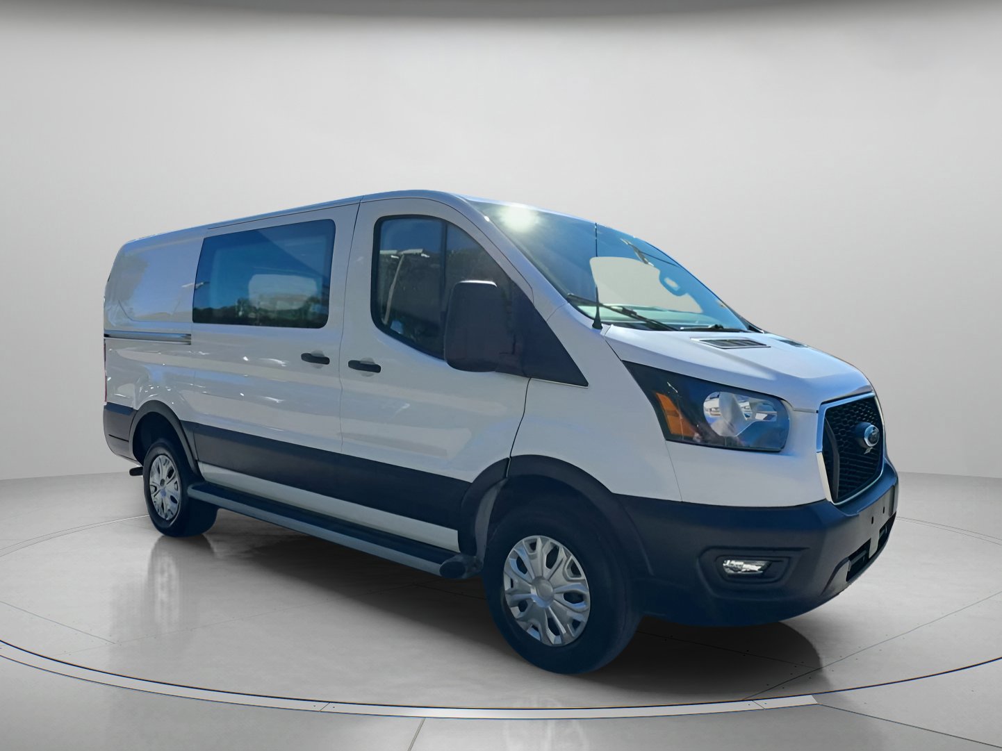 Certified 2024 Ford Transit 250 w/ Exterior Upgrade Package image 31