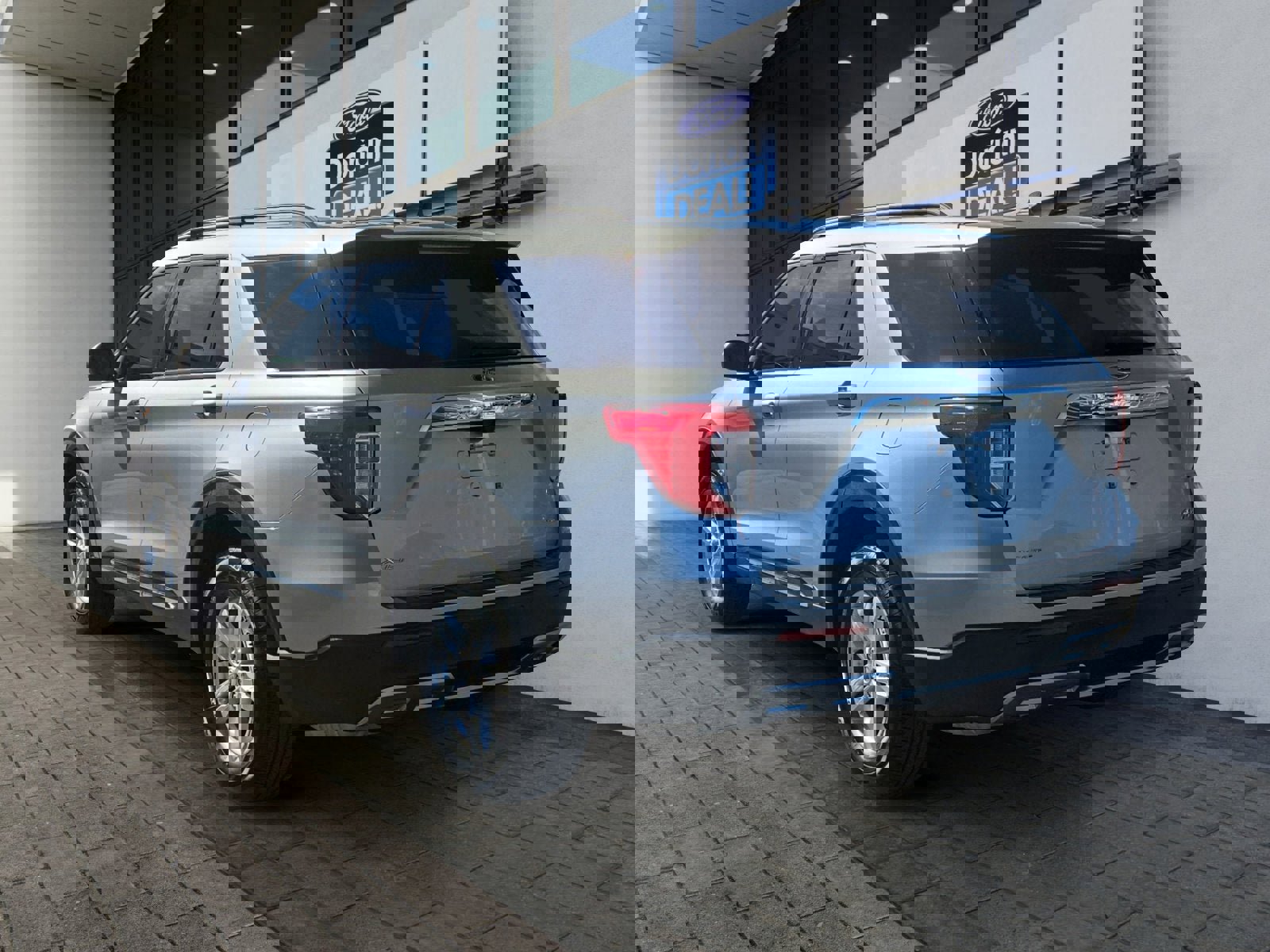 Certified 2023 Ford Explorer XLT w/ Equipment Group 202A image 3