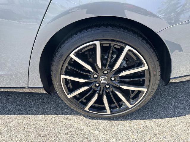 Used 2023 Honda Accord Touring image 9