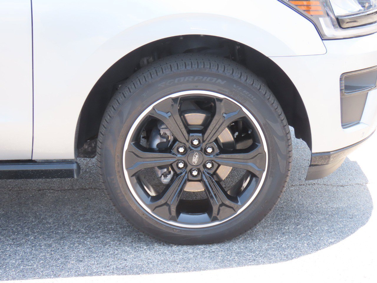 Certified 2024 Ford Expedition Limited AWD/4WD image 7