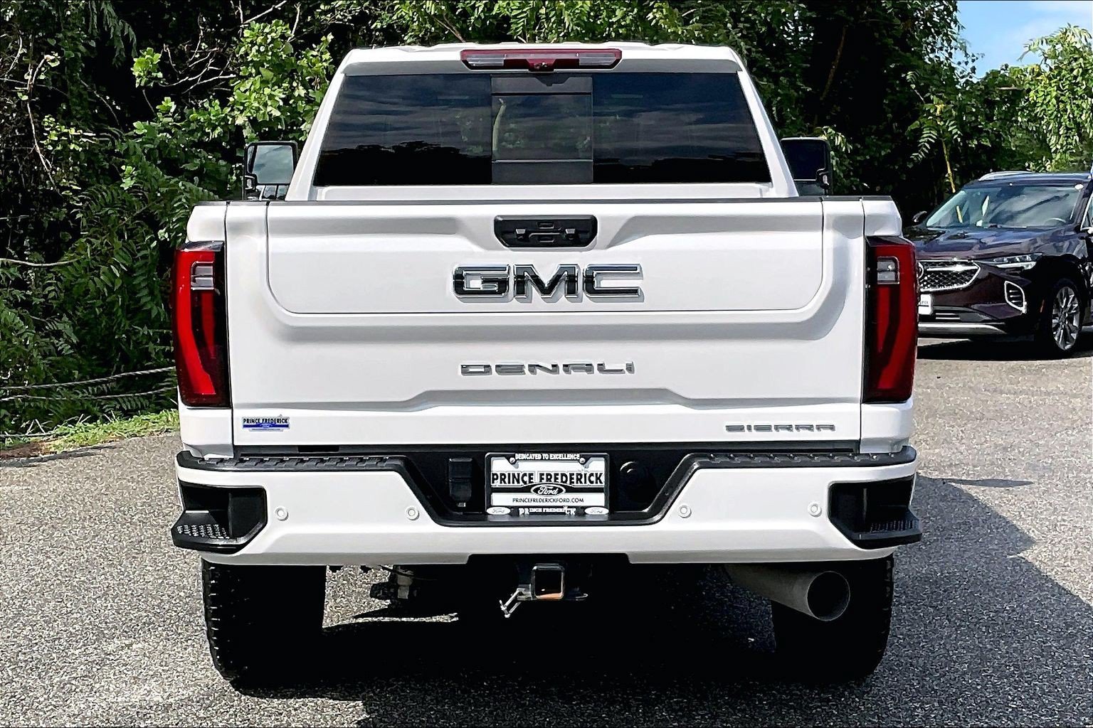 Used 2025 GMC Sierra 2500 Denali Ultimate AWD/4WD image 4