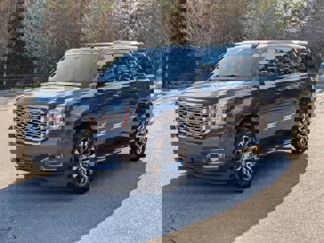 Used 2018 GMC Yukon Denali w/ Open Road Package image 2