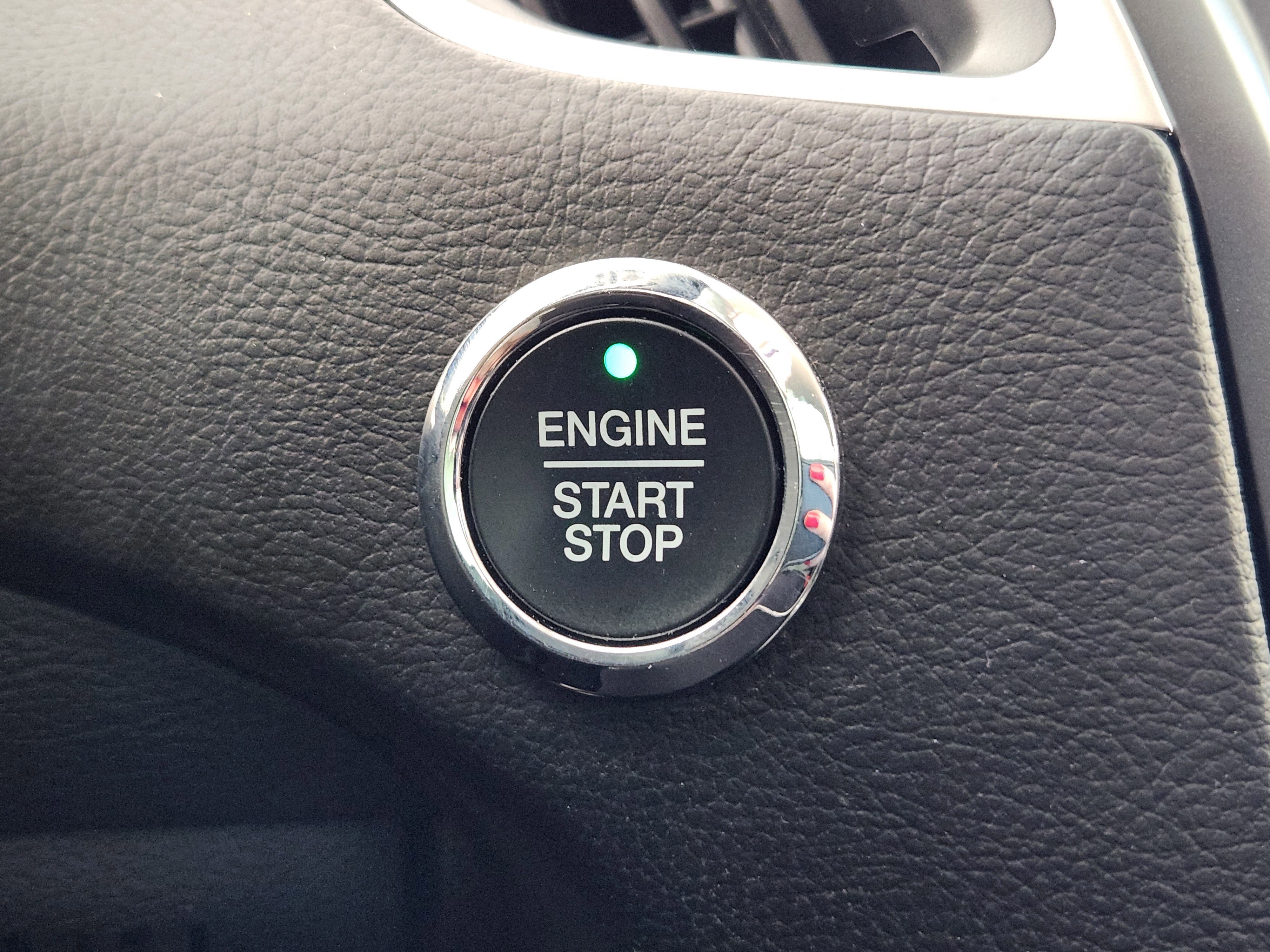 Certified 2021 Ford Edge SE image 26