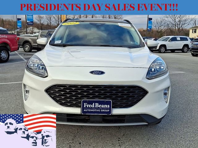 Certified 2022 Ford Escape Titanium w/ Class II Trailer Tow Package image 3