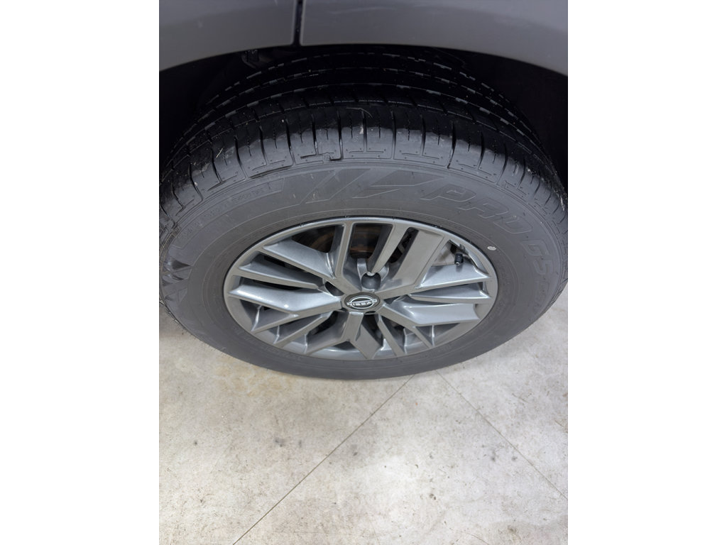Used 2024 Nissan Rogue SV FWD image 10