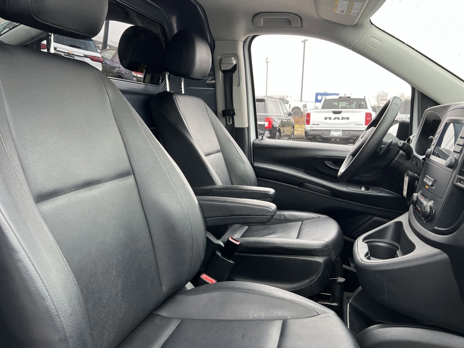 Used 2023 Mercedes-Benz Metris image 25