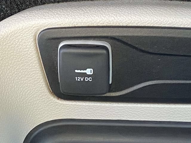 Used 2024 Chrysler Pacifica Touring-L FWD image 26