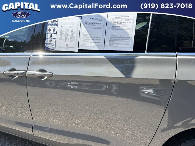 Used 2025 Chrysler Pacifica Select FWD image 17