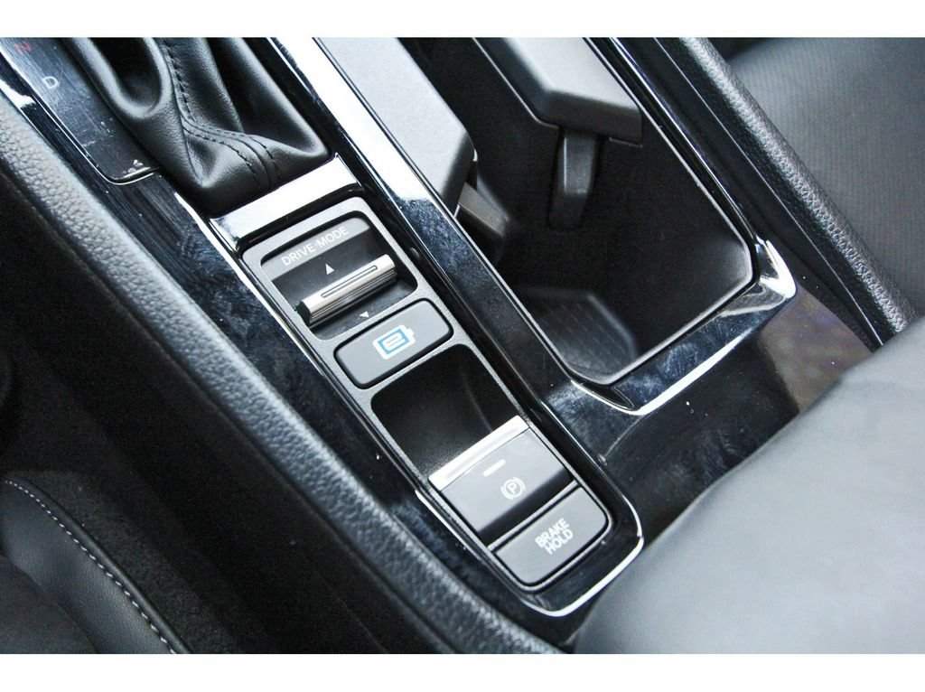 Used 2025 Honda Accord Sport image 25