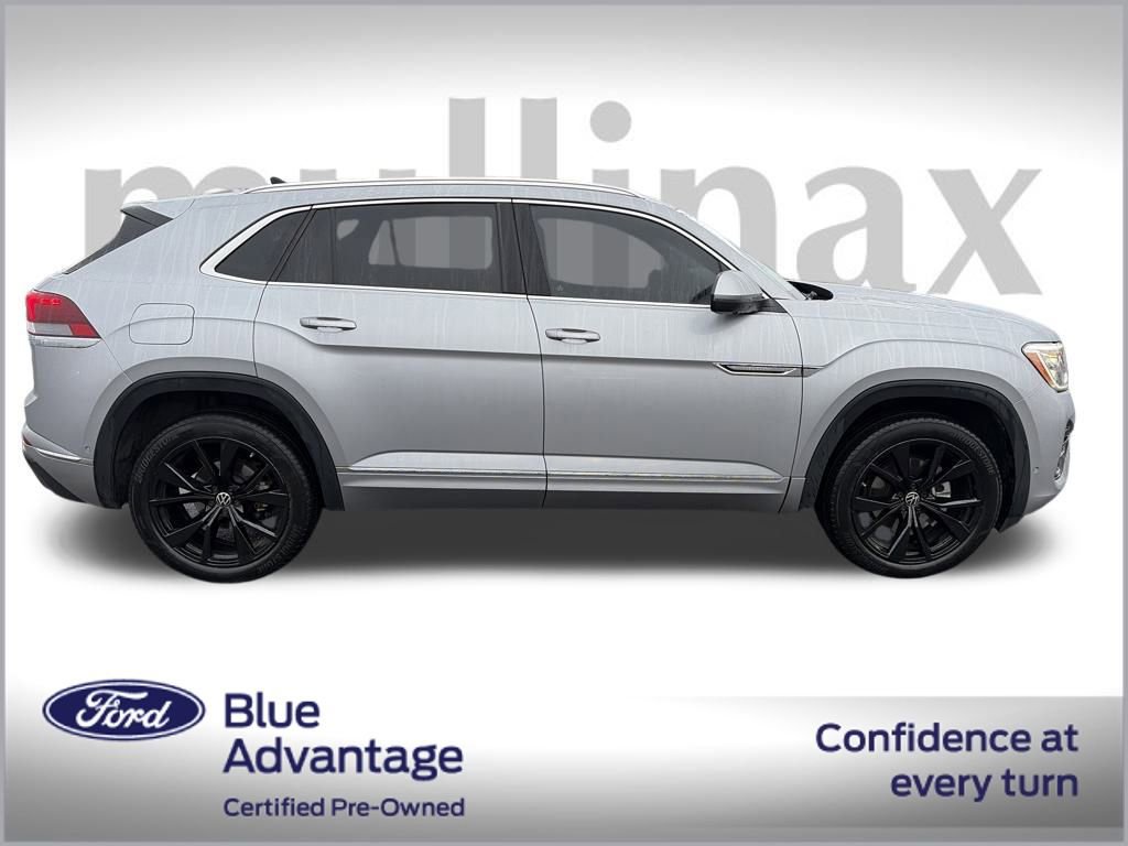 Used 2024 Volkswagen Atlas Cross Sport SEL Premium R-Line image 2