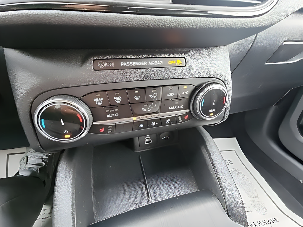 Certified 2025 Ford Escape ST-Line Select AWD/4WD image 26