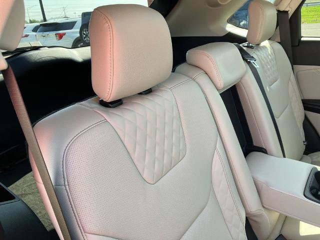 Certified 2024 Ford Edge Titanium w/ Titanium Elite Package AWD/4WD image 15