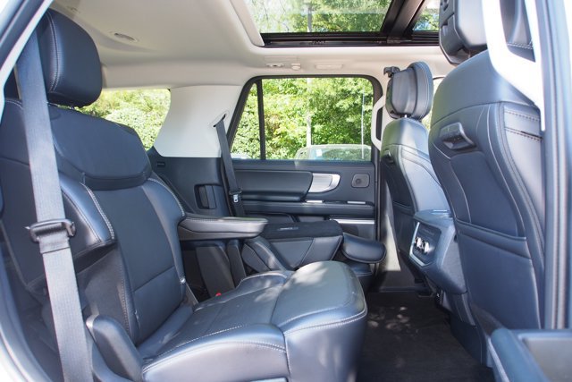 Certified 2026 Ford Expedition Platinum w/ Driver's Package AWD/4WD image 15