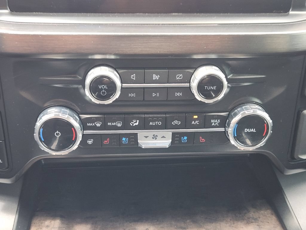 Certified 2024 Ford F250 Lariat w/ Lariat Ultimate Package AWD/4WD image 18