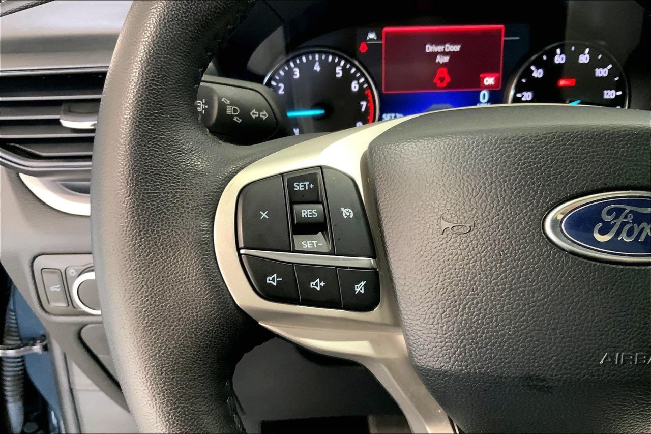 Certified 2024 Ford Explorer XLT RWD image 18