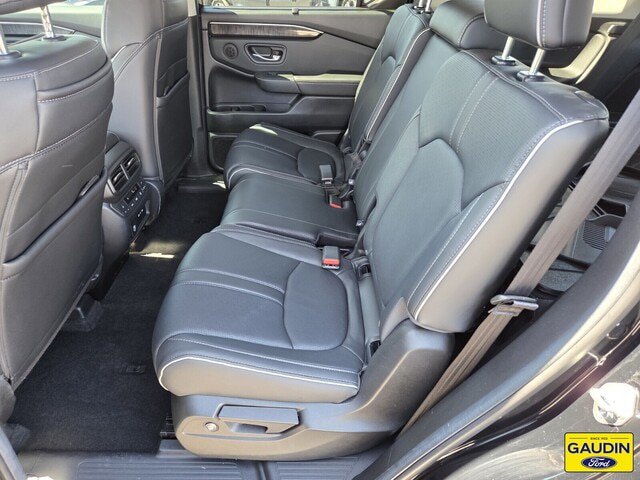 Used 2025 Honda Pilot Elite image 12