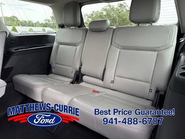 Certified 2025 Ford Expedition Active AWD/4WD image 13