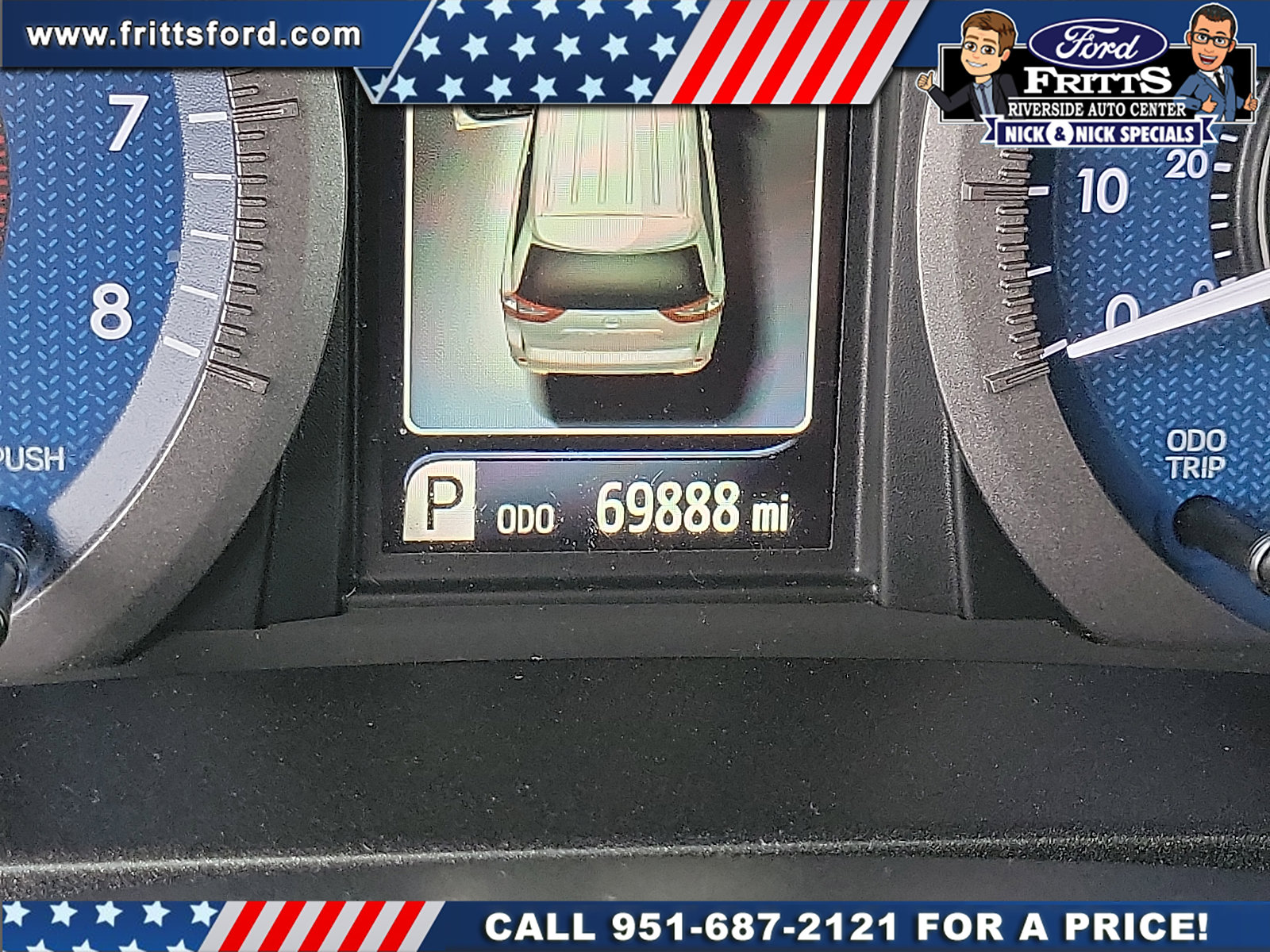 Used 2020 Toyota Sienna LE w/ Carpet Mat Package FWD image 2